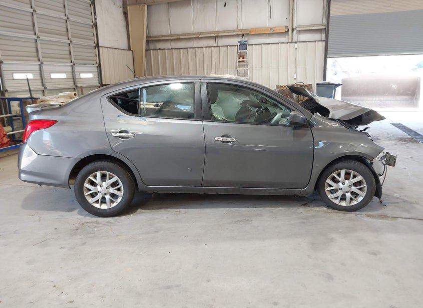 Nissan Versa