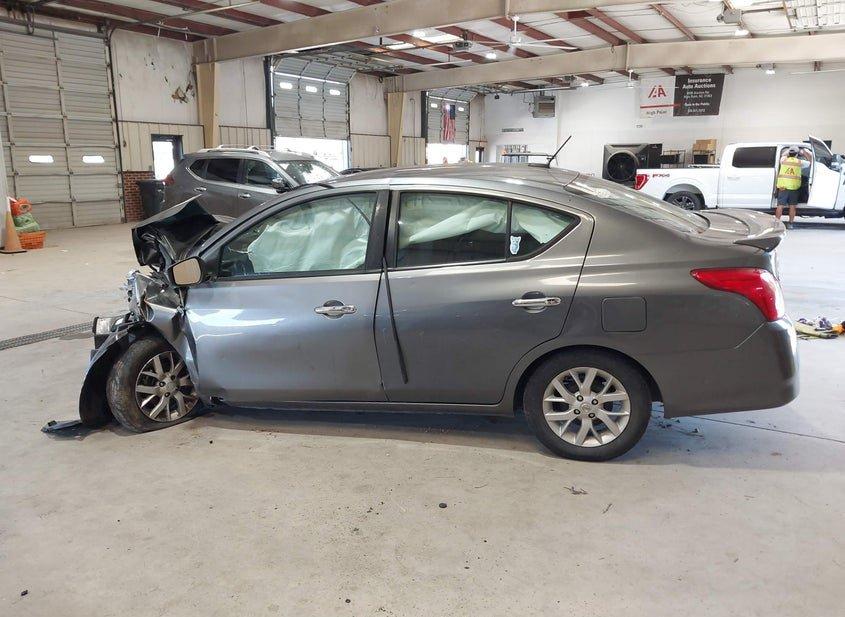 Nissan Versa