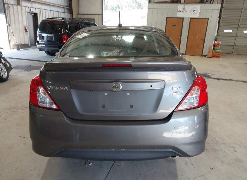 Nissan Versa