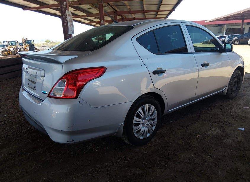 Nissan Versa