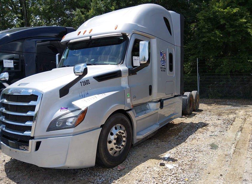 Freightliner New Cascadia 126
