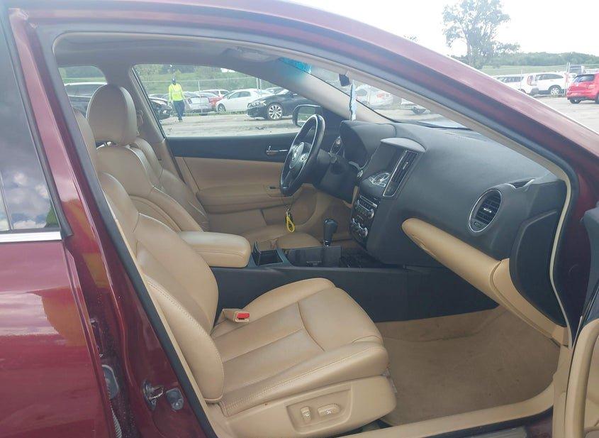 Nissan Maxima