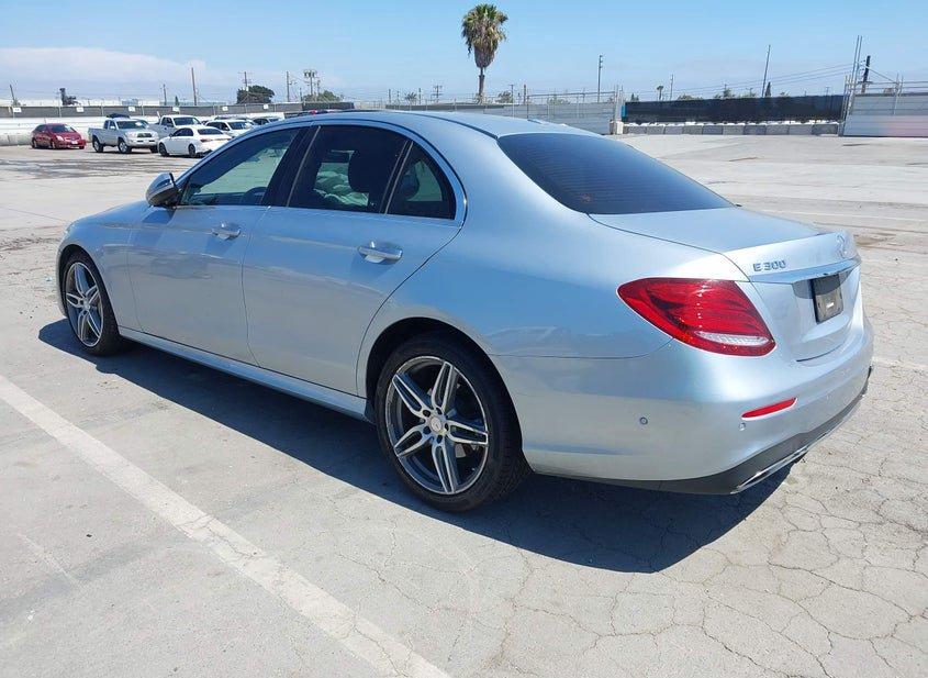 Mercedes-Benz E 300