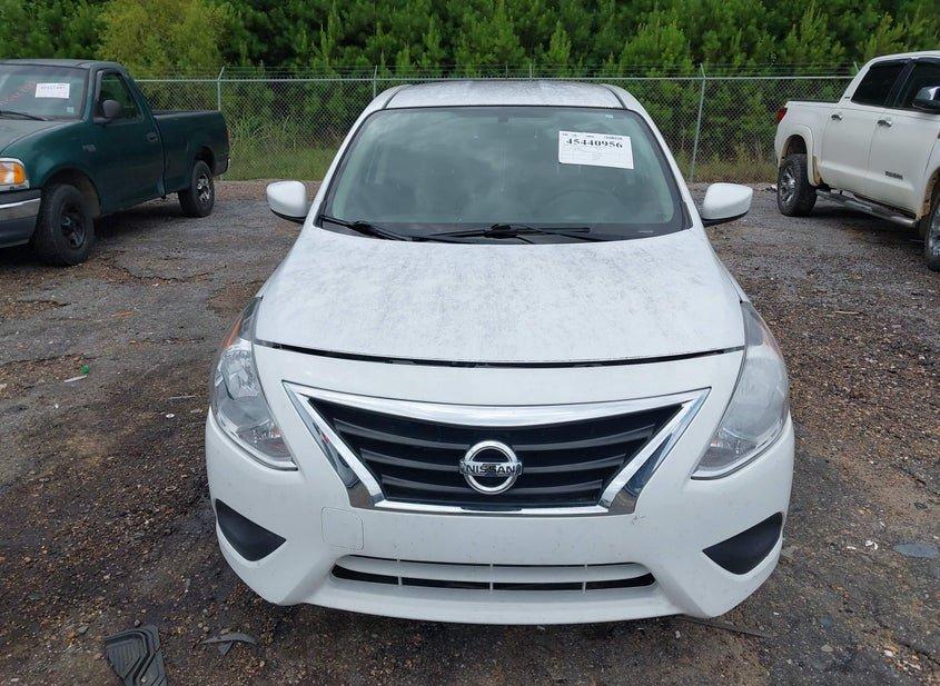 Nissan Versa