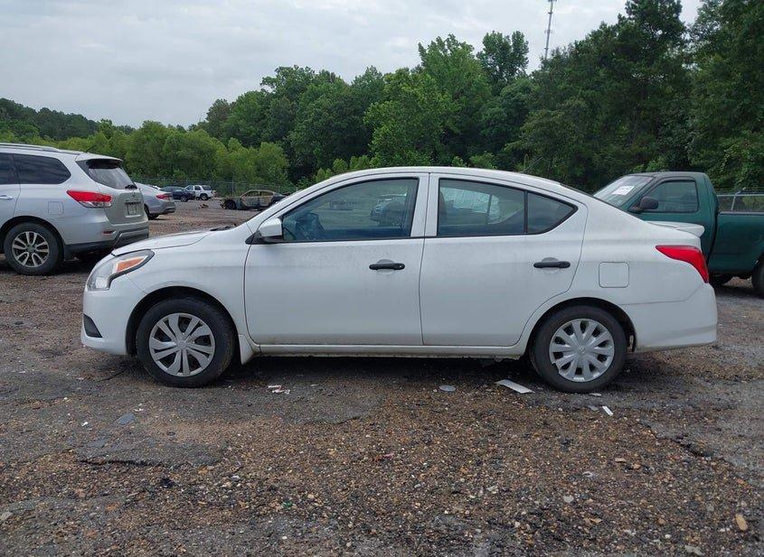 Nissan Versa