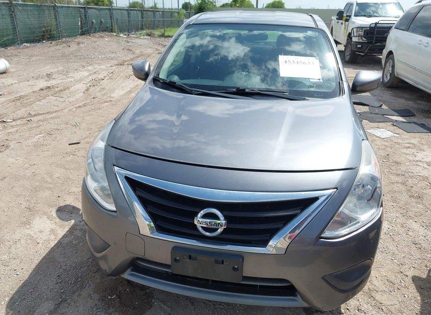 Nissan Versa