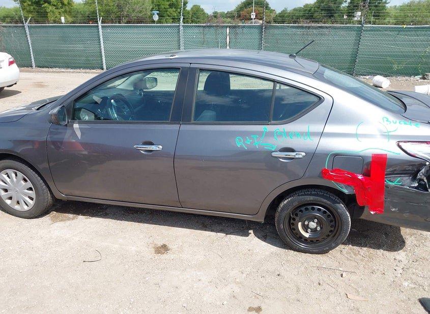 Nissan Versa