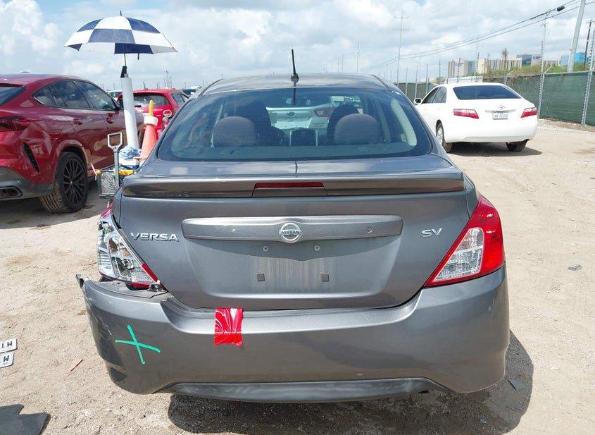 Nissan Versa