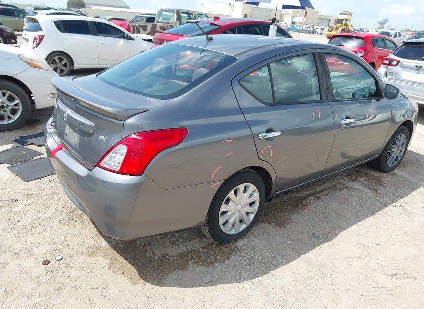 Nissan Versa