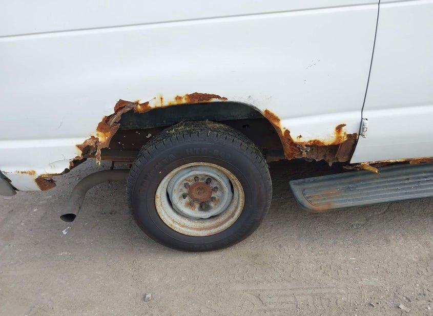 Ford E-350 Super Duty