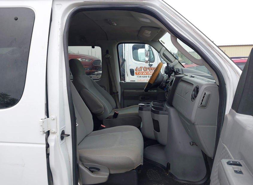 Ford E-350 Super Duty