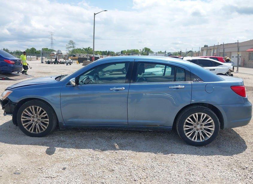 Chrysler 200