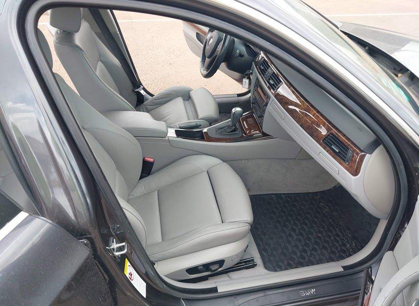 BMW 330I