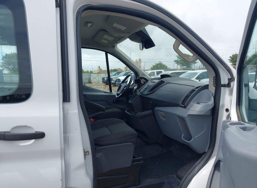 Ford Transit-150