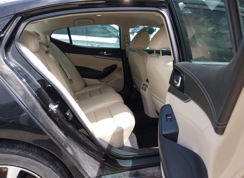 Nissan Maxima