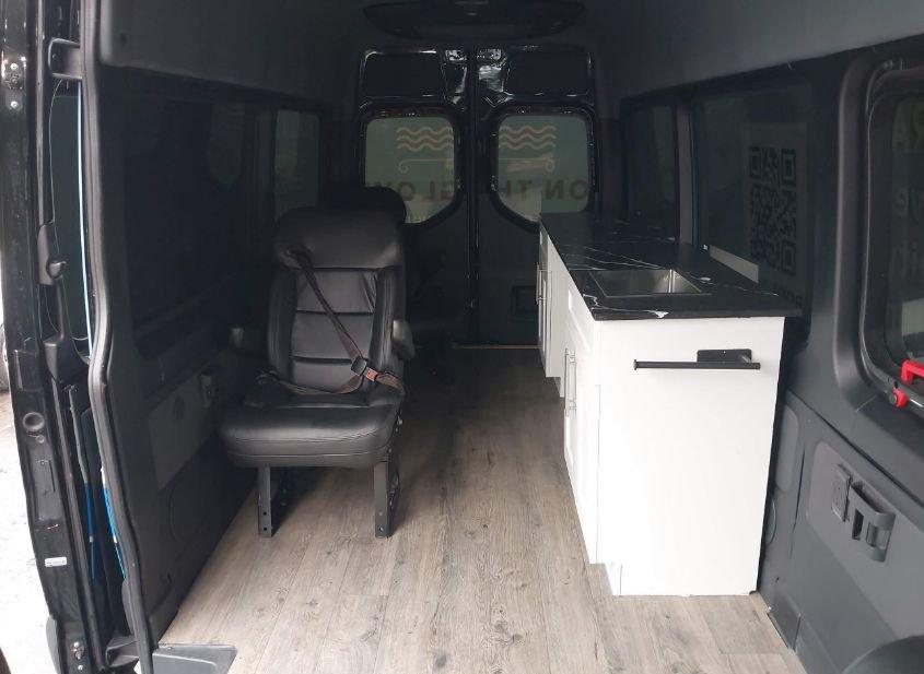 Mercedes-Benz Sprinter 2500