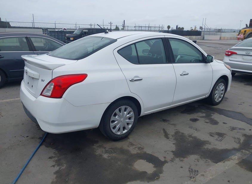 Nissan Versa