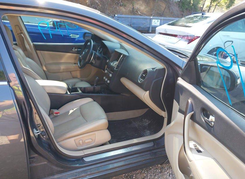 Nissan Maxima