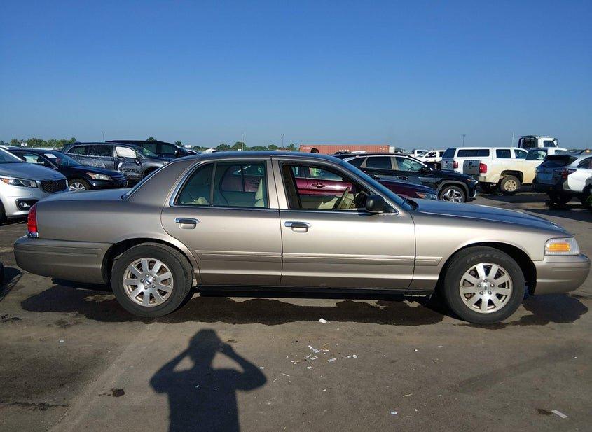 Ford Crown Victoria