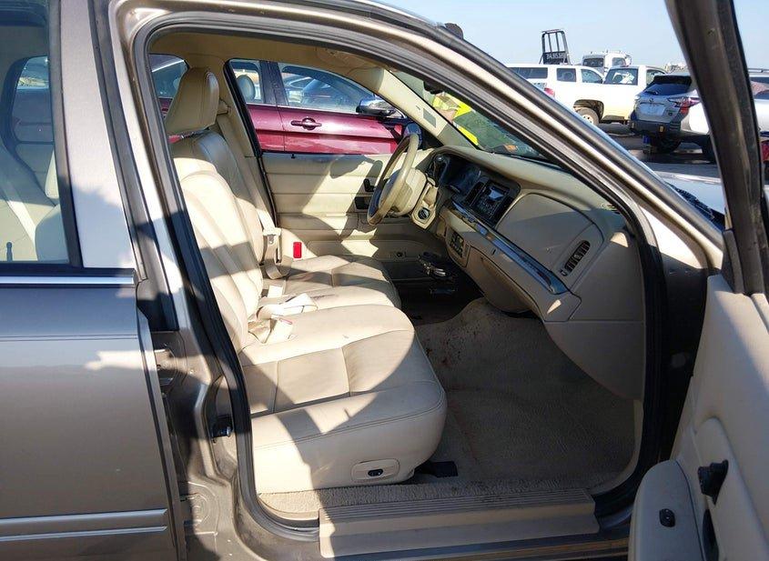 Ford Crown Victoria