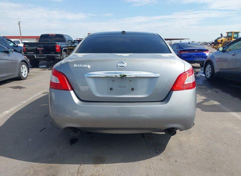 Nissan Maxima