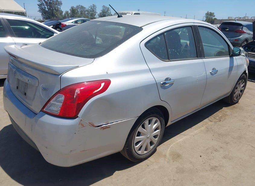 Nissan Versa