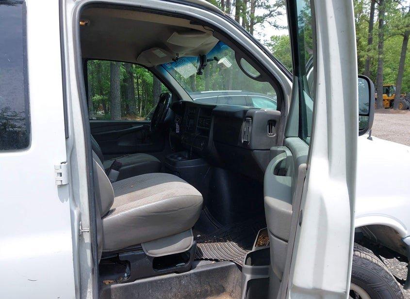Chevrolet Express 2500