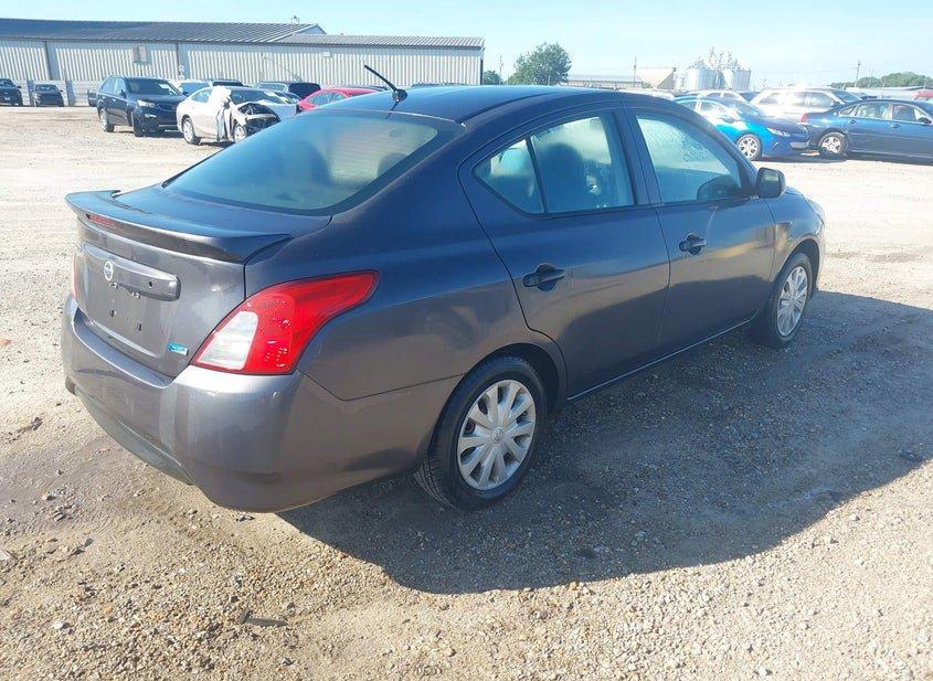 Nissan Versa