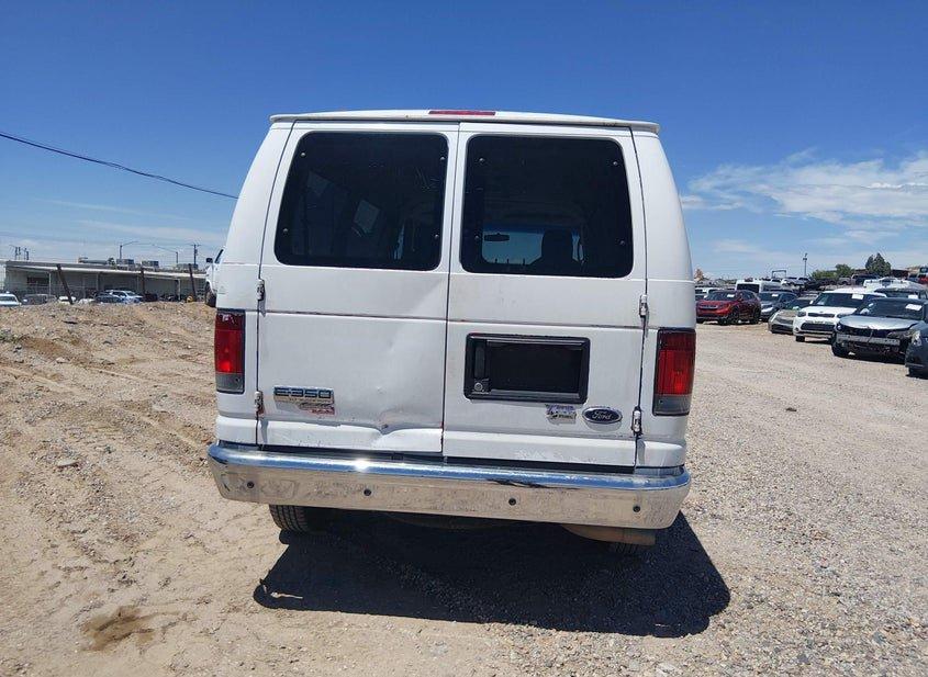 Ford E-350 Super Duty