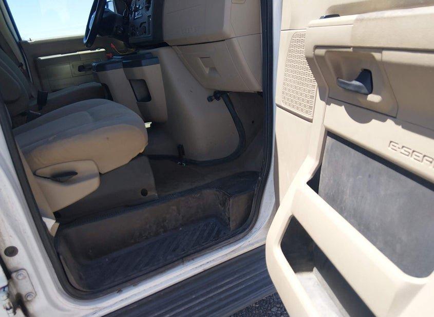 Ford E-350 Super Duty