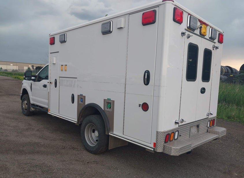 Ford F-350 Chassis