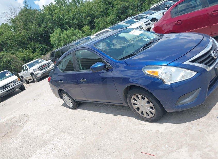 Nissan Versa