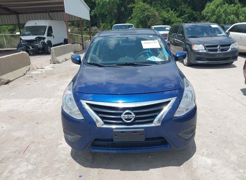 Nissan Versa
