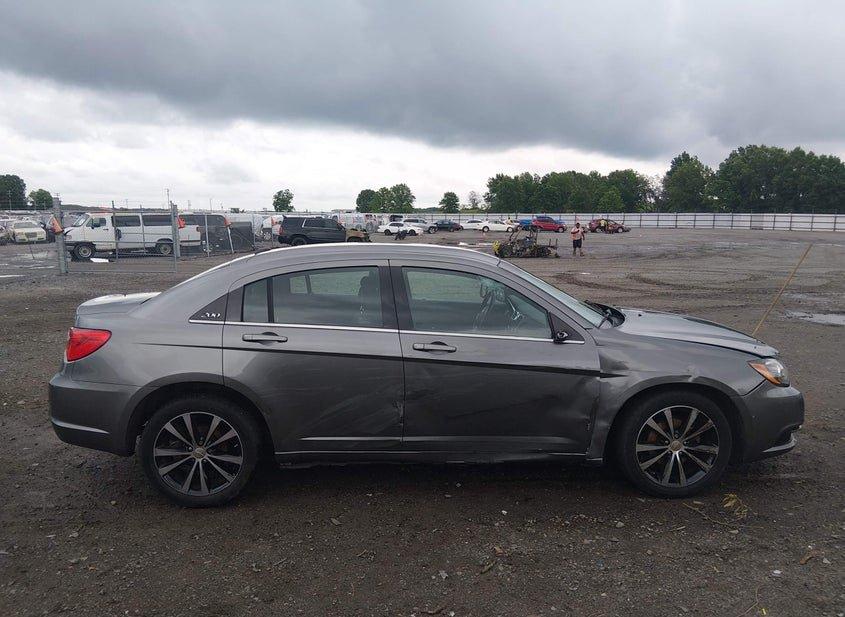 Chrysler 200