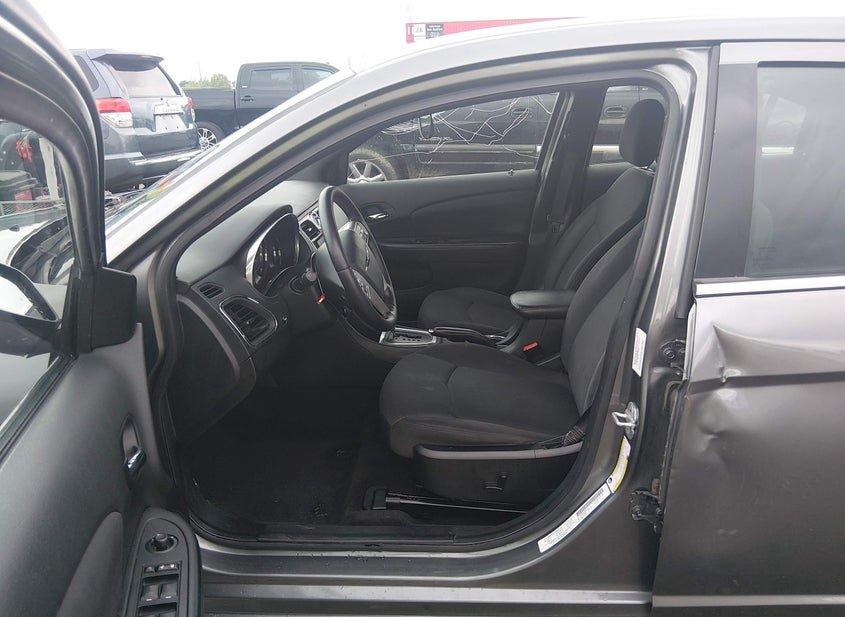 Chrysler 200