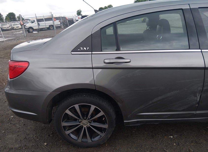 Chrysler 200