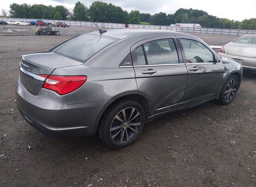 Chrysler 200