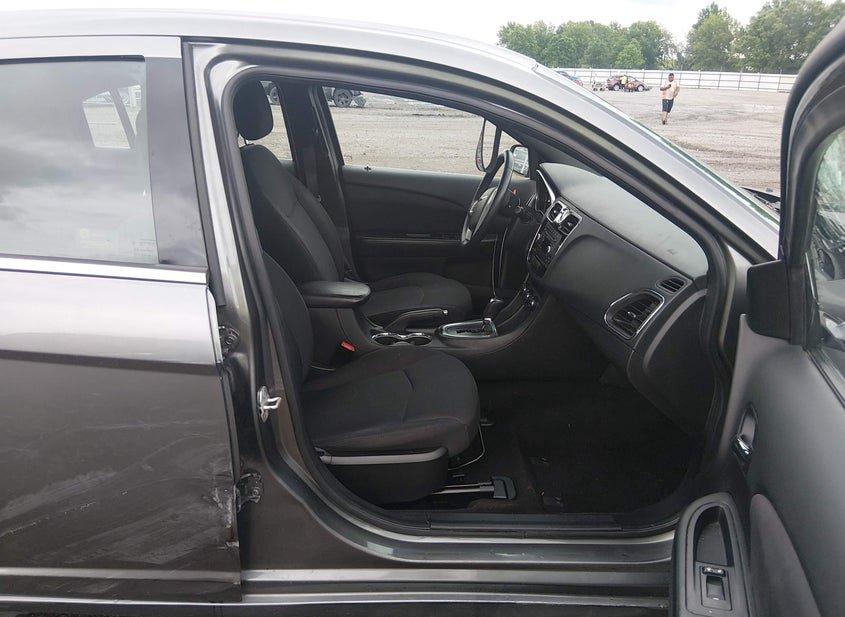 Chrysler 200