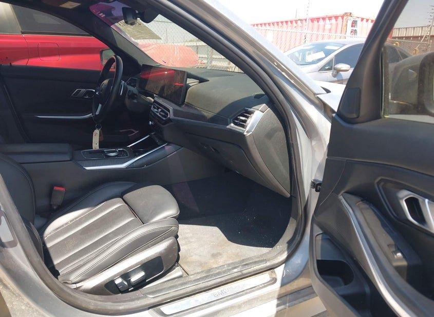 BMW 330I