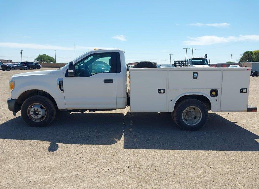 Ford F-350 Chassis