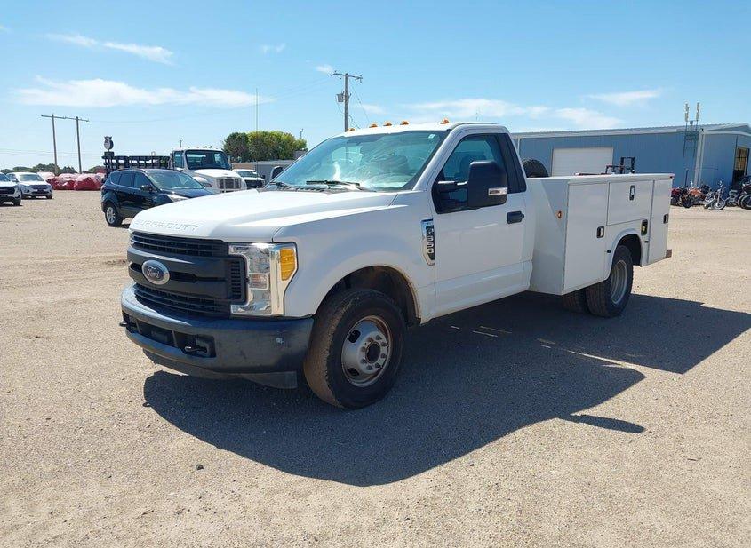Ford F-350 Chassis