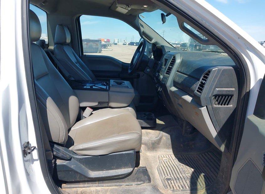 Ford F-350 Chassis