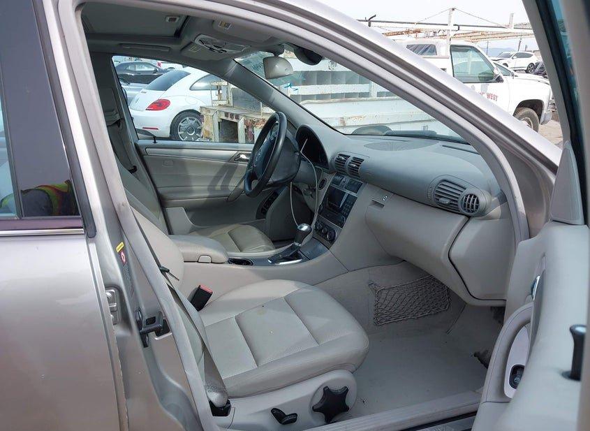 Mercedes-Benz C 230