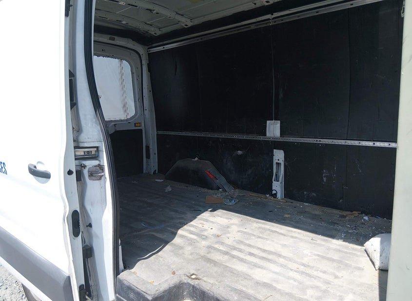 Ford Transit-150