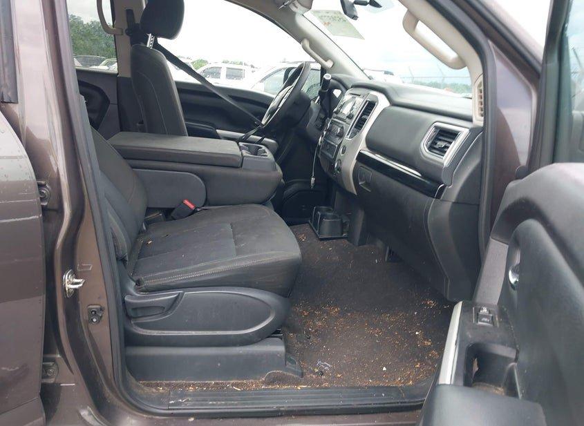 Nissan Titan