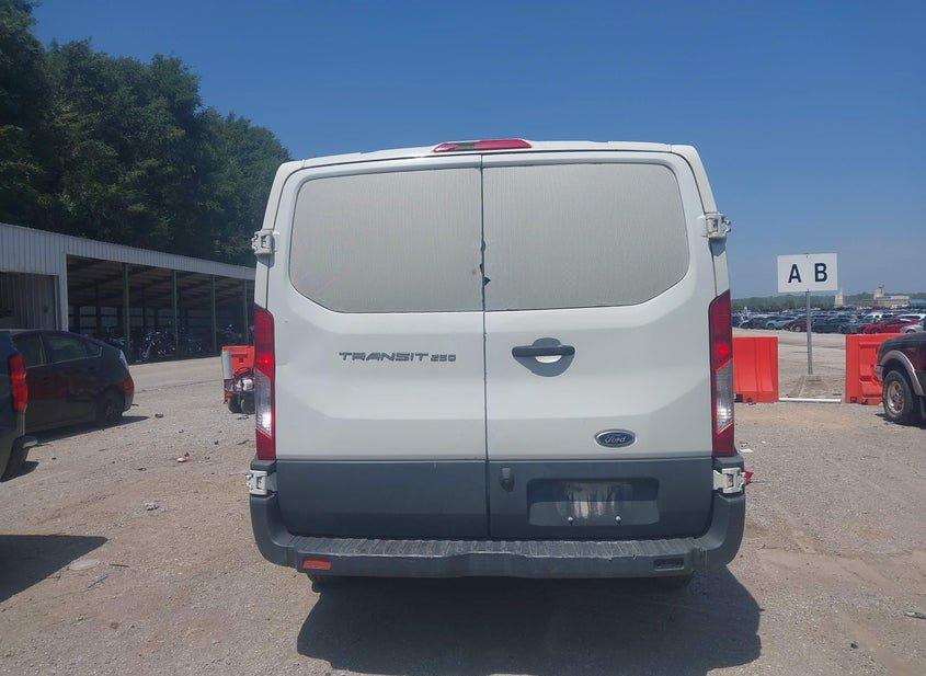 Ford Transit-250