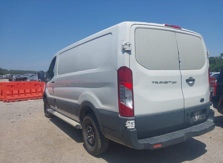 Ford Transit-250