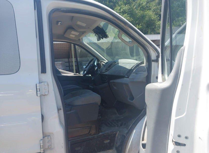 Ford Transit-250