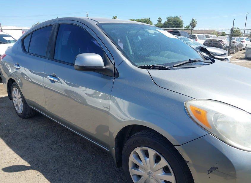 Nissan Versa