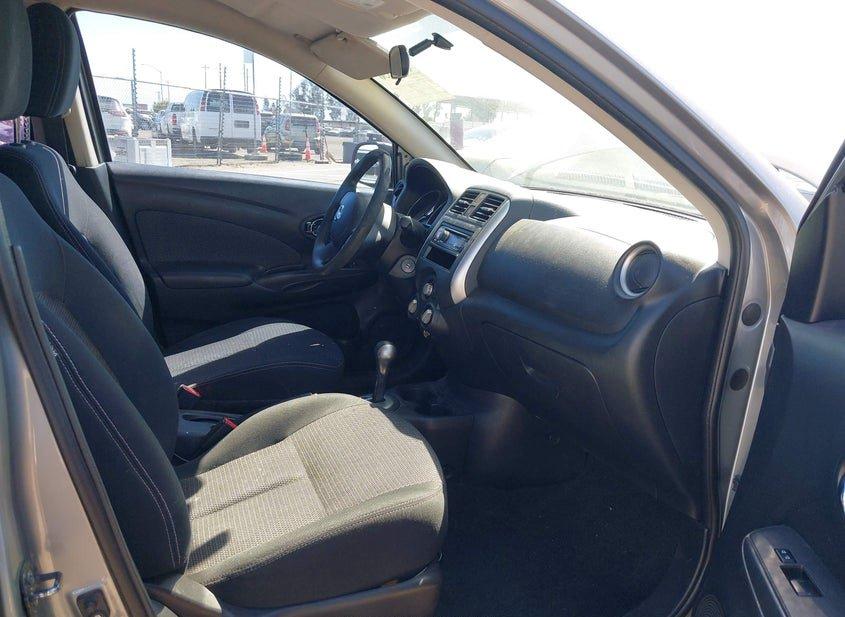 Nissan Versa